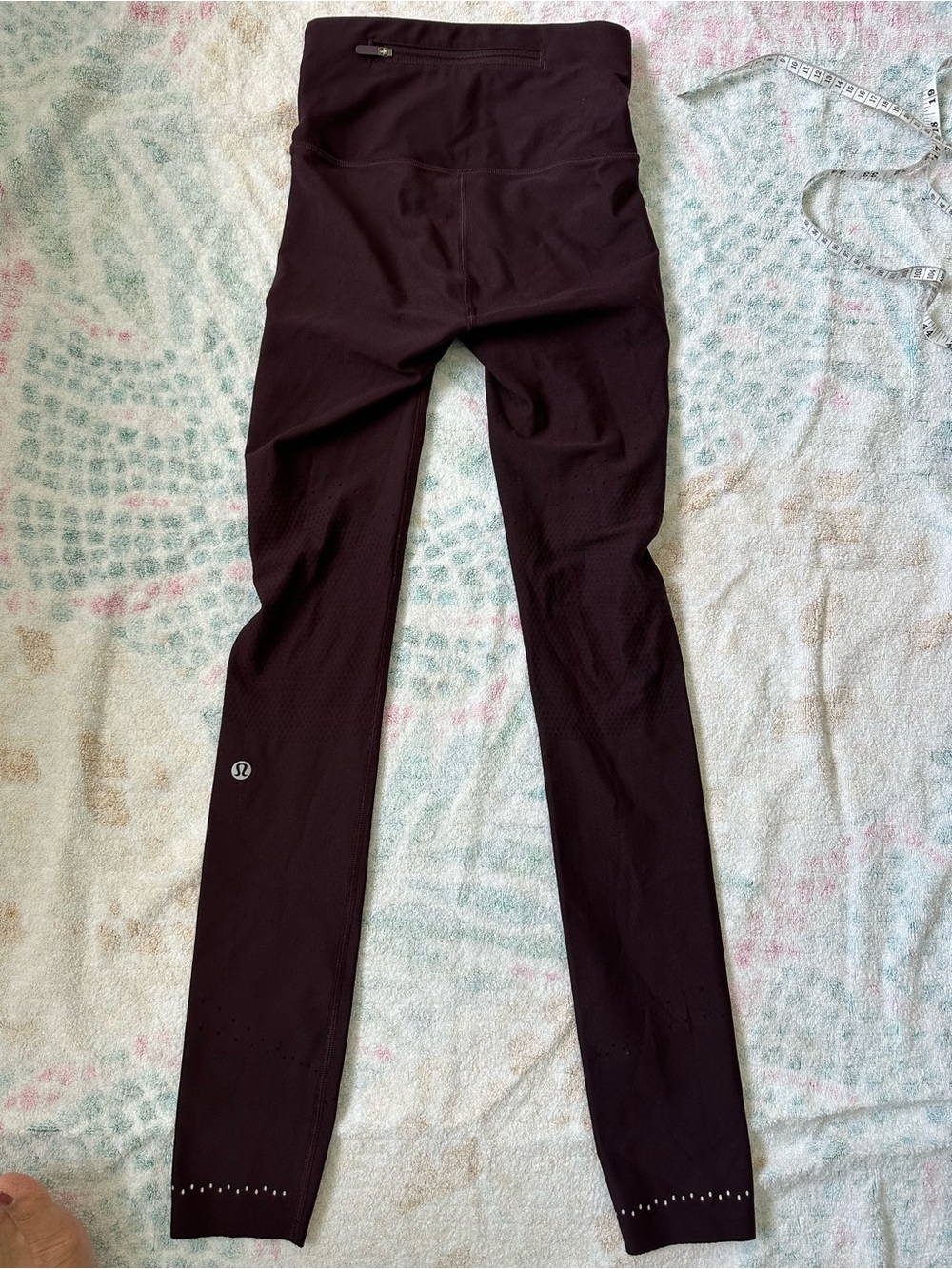 lululemon athletica women  maroon color Performance Leggings